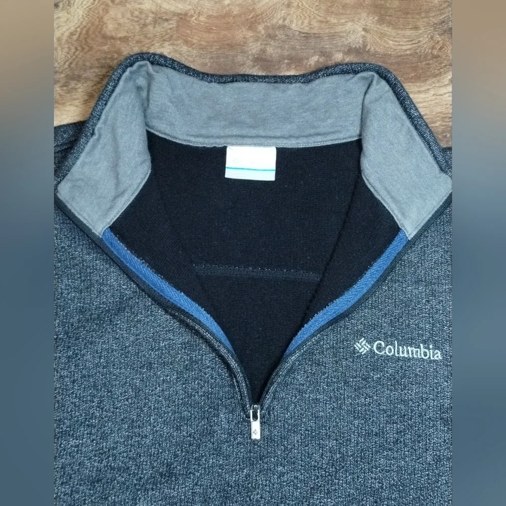 Columbia Men's Gray Quarter-Zip Pullover (L)